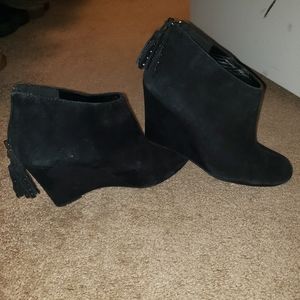 Ann Klein zip back wedge booties